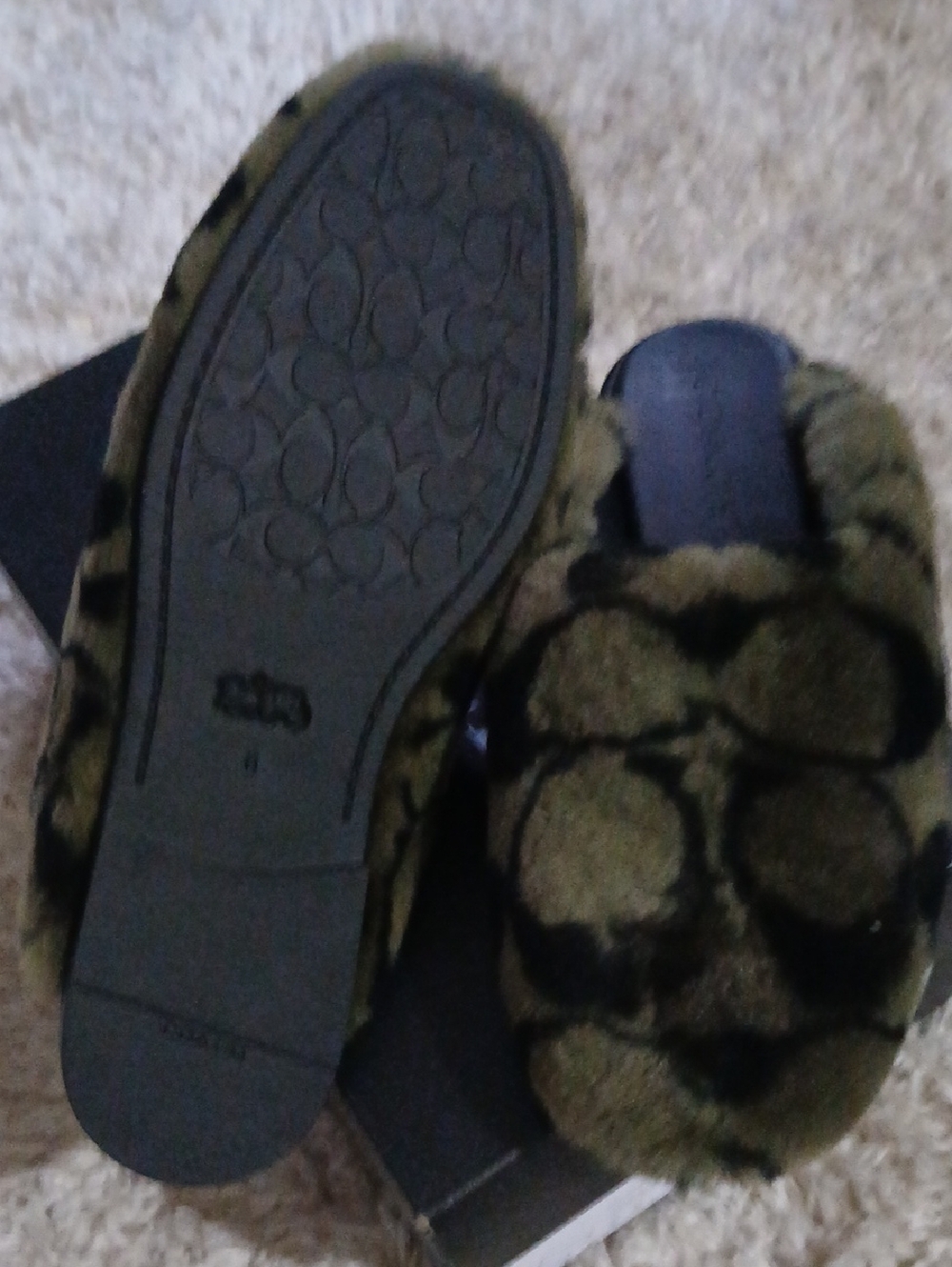 NWOT COACH SLIDES - Picture 6 of 8